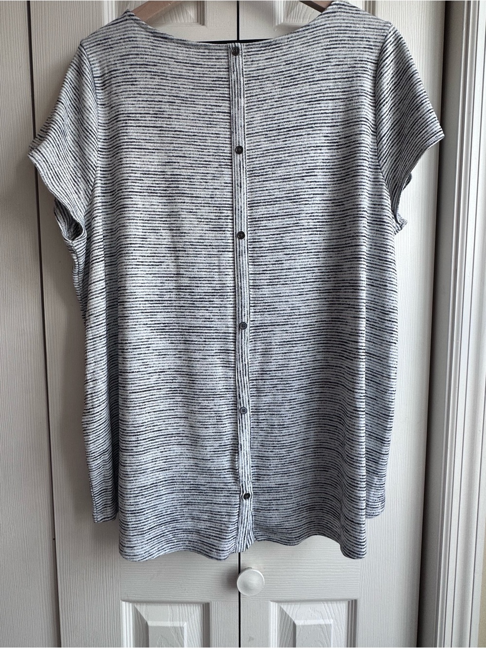 Market & Spruce Light Gray and Charcoal Striped Short Sleeve Top
